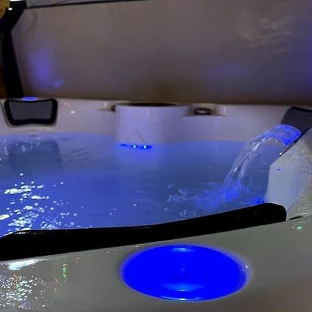 לינקולן Central Area Terraced House With Private Hot Tub מראה חיצוני תמונה